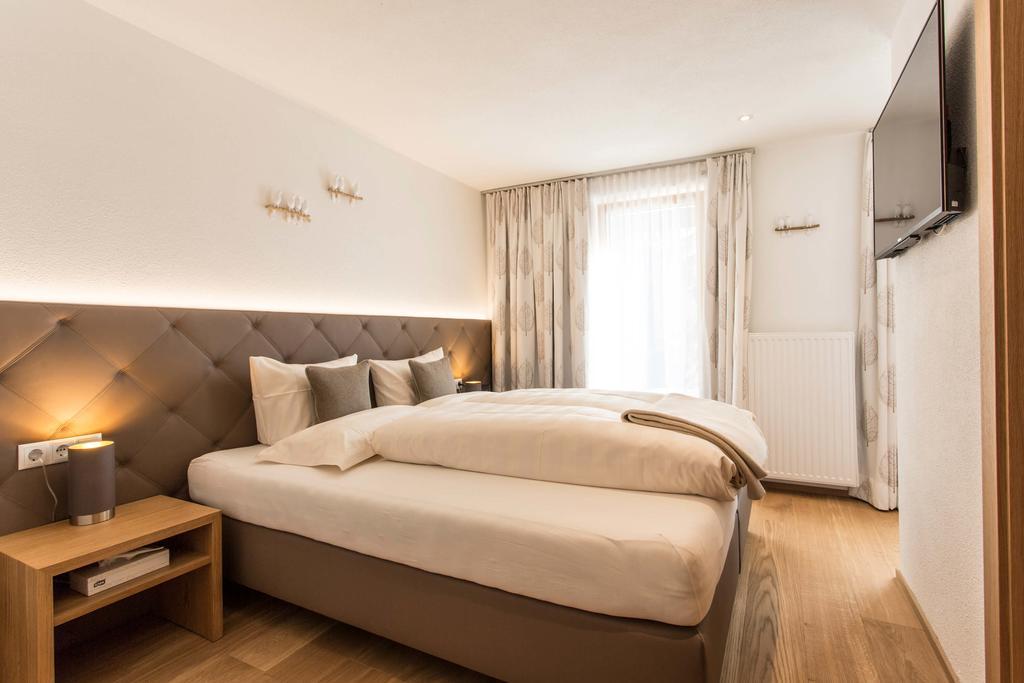 Slow Living Suite - Ferienwohnung Mit Privater Sauna & Garten Fiss Eksteriør billede